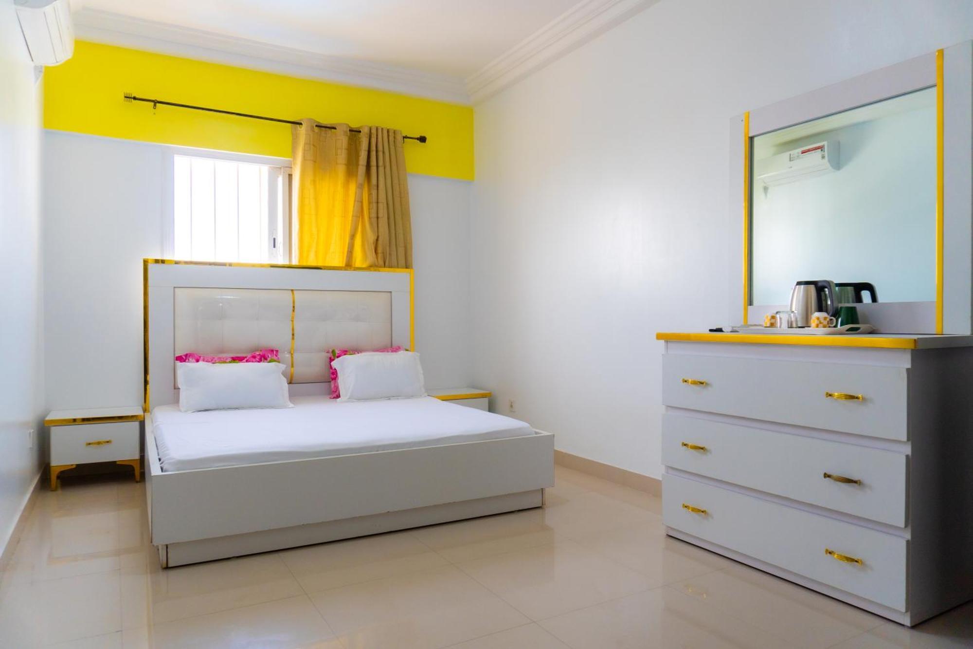 Chambres Meublees Avenue Cheikh Anta Diop Dakar Dış mekan fotoğraf